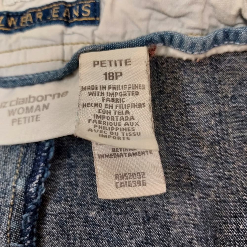 Liz Claiborne Lizwear Jeans Women 18P Blue Michaela Straight Leg Side Slit Short - Picture 6 of 7
